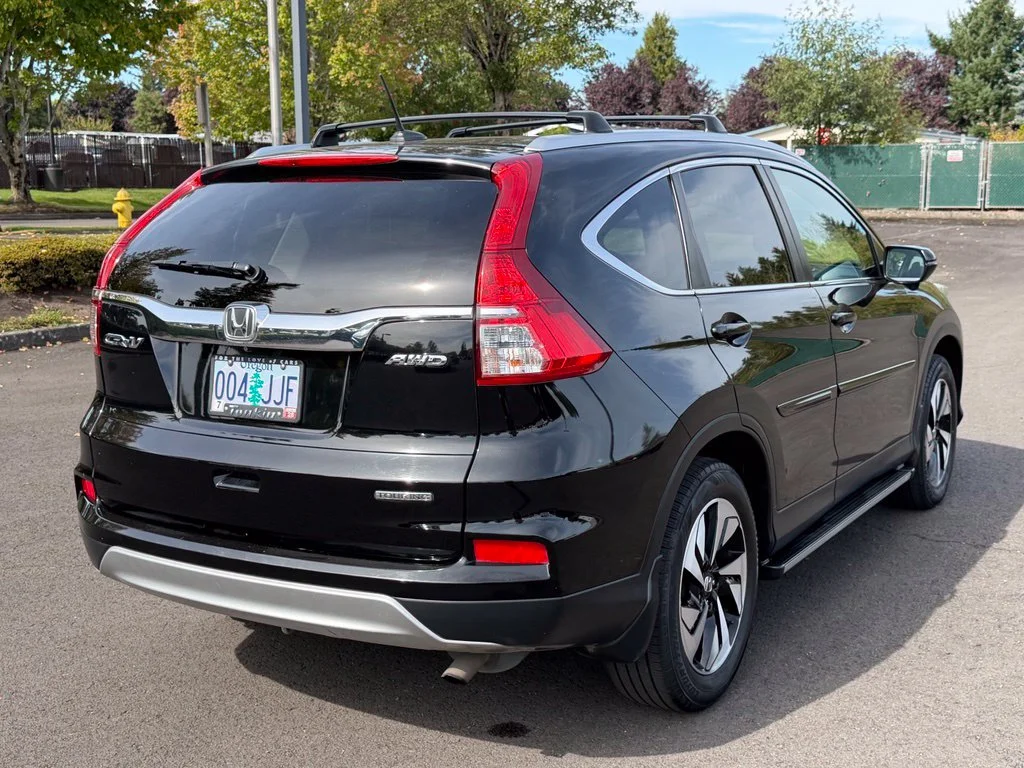 Used 2016 Crystal Black Pearl Honda Touring image 8