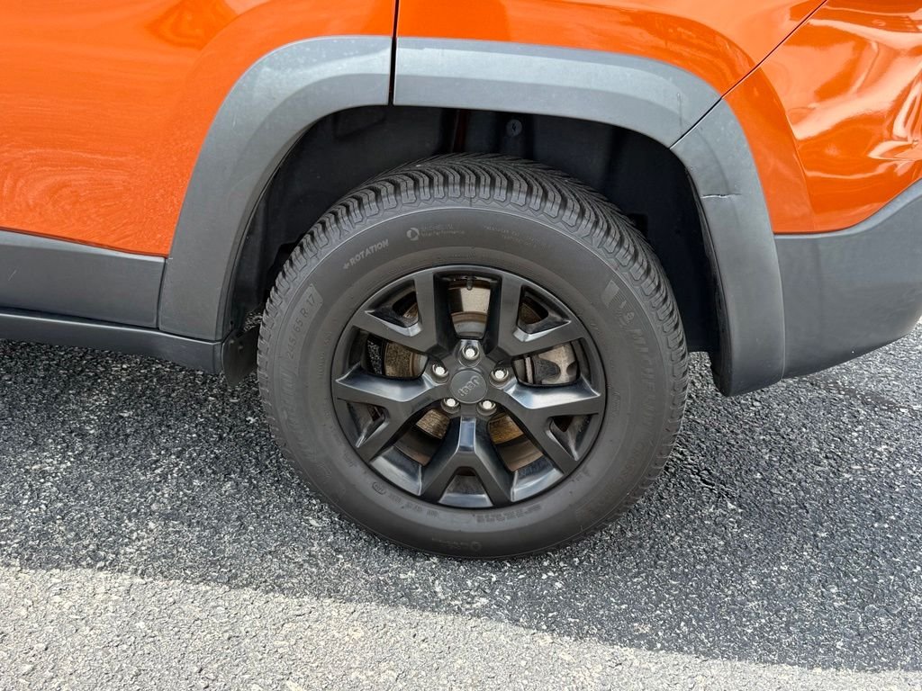 Used 2016 Orange Jeep Trailhawk image 25