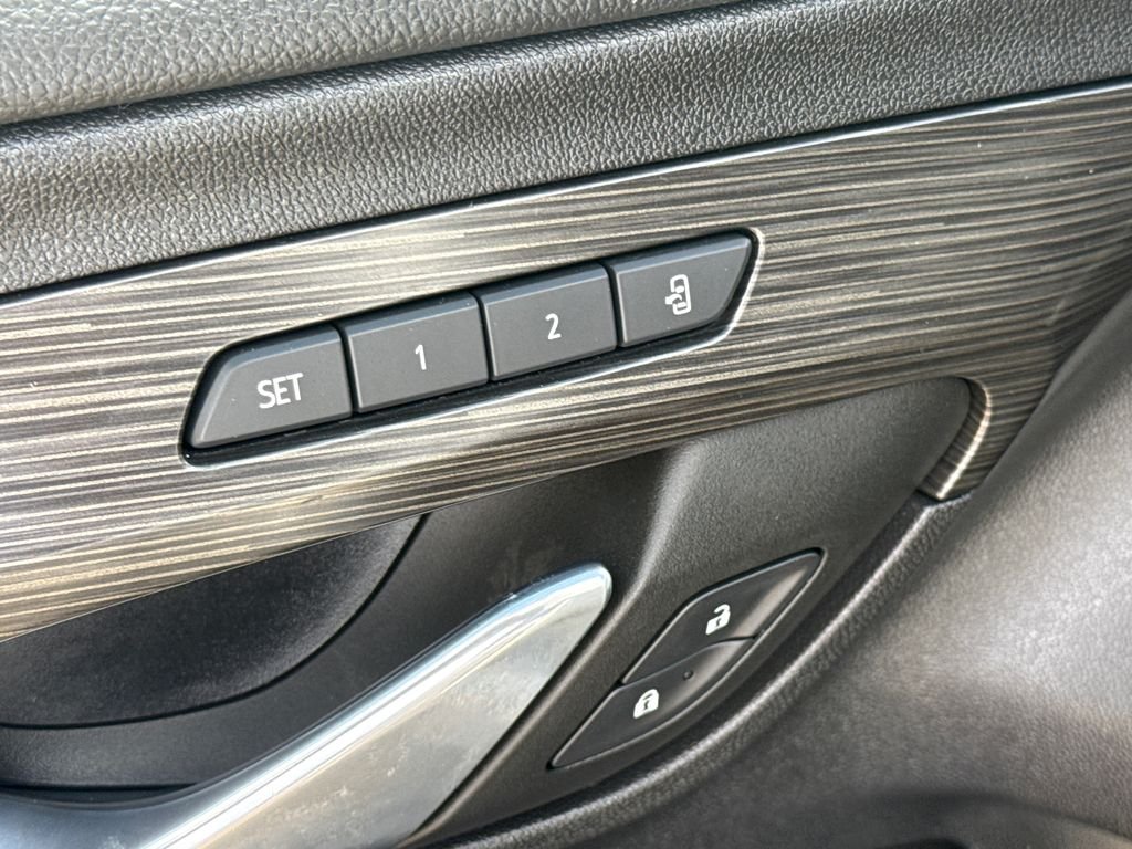 Used 2022 White GMC SLT image 20
