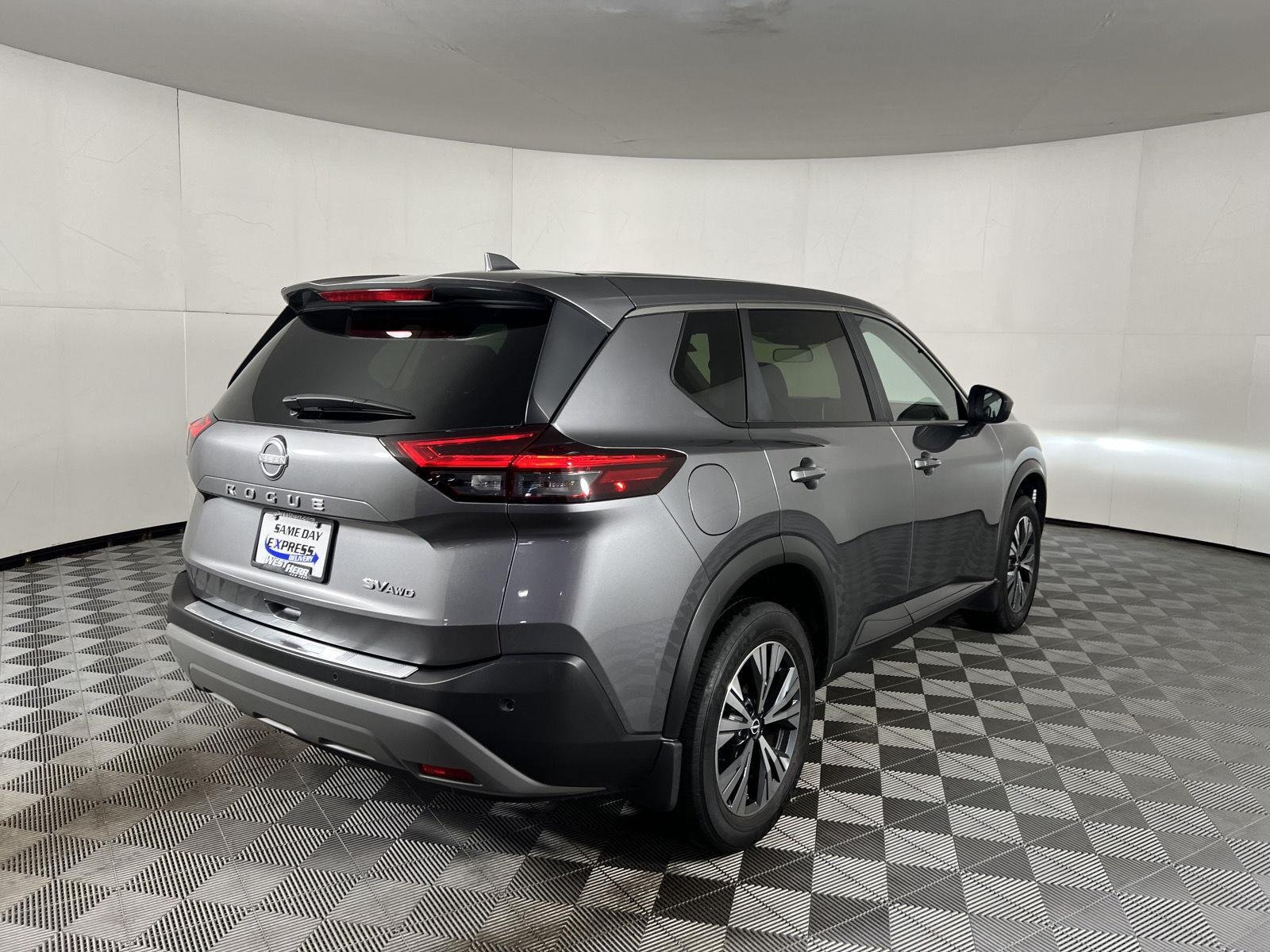 Used 2023 Gun Metallic Nissan SV image 9