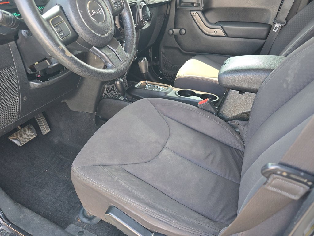 Used 2013 Black Jeep Unlimited Sport image 18