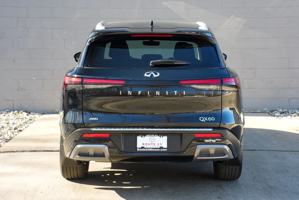 Used 2023 Black INFINITI Sensory image 6