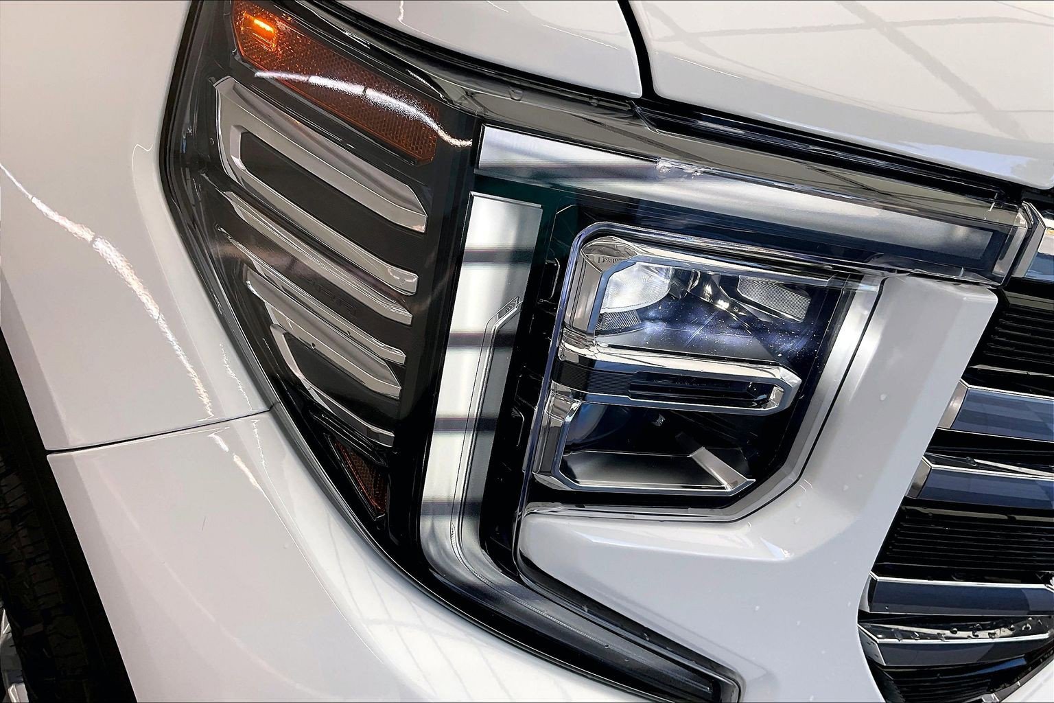 Used 2022 Summit White GMC SLT image 28