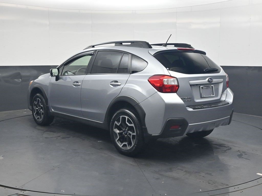 Used 2017 Ice Silver Metallic Subaru Premium image 6