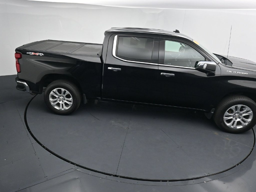 Used 2022 Black Chevrolet LTZ image 31