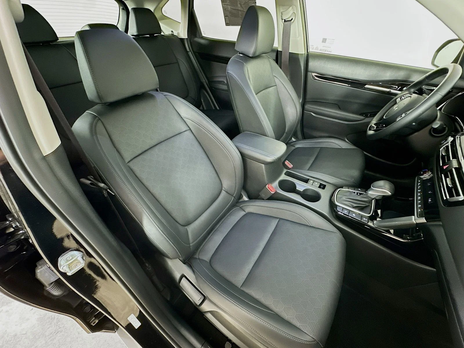 Used 2023 Black Kia  image 44
