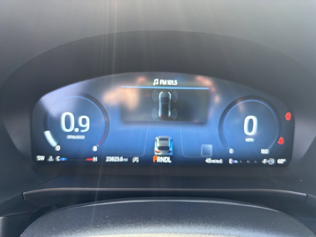 Used 2025  Ford Platinum image 21