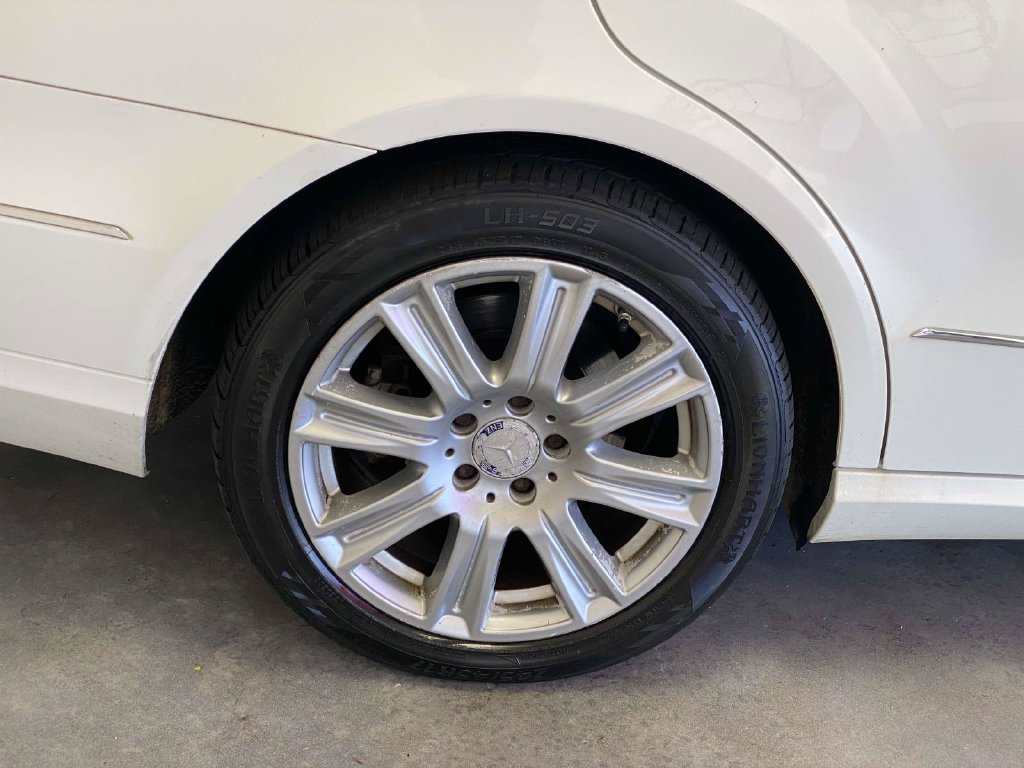 Used 2012  Mercedes-Benz E 350 image 3