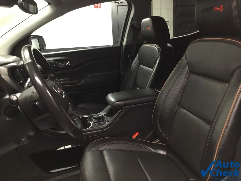 Used 2022 White GMC AT4 image 26