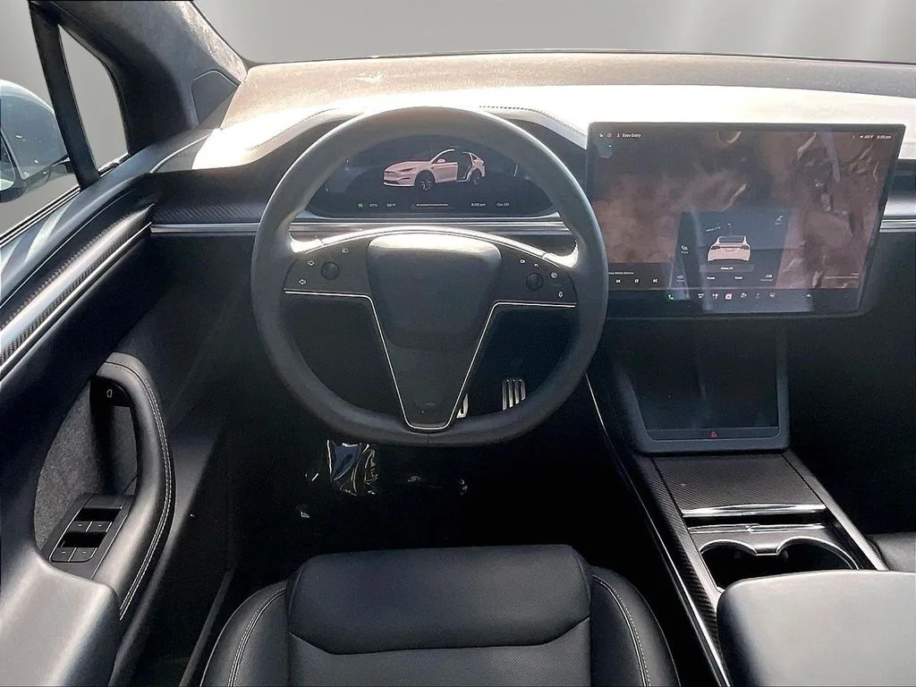 Used 2022  Tesla Plaid image 8