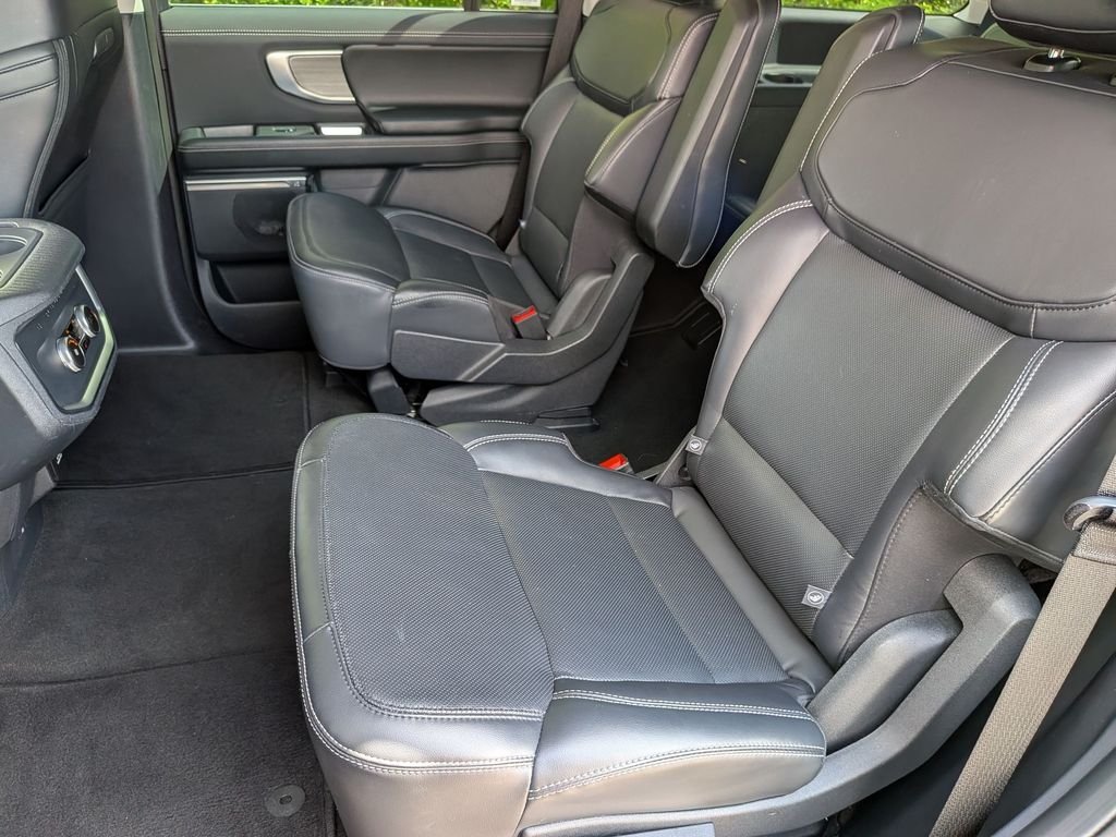 Used 2025 Black Ford Platinum image 20