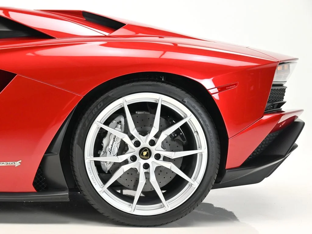 Used 2018 Maroon Lamborghini  image 33