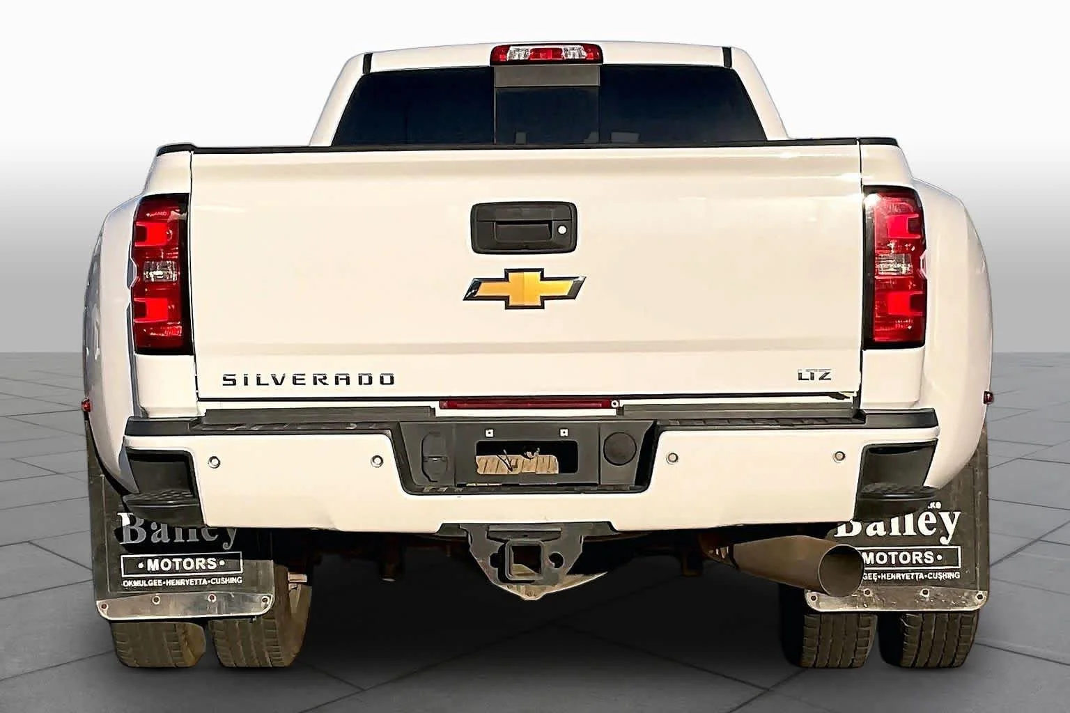 Used 2018 Summit White Chevrolet LTZ image 5