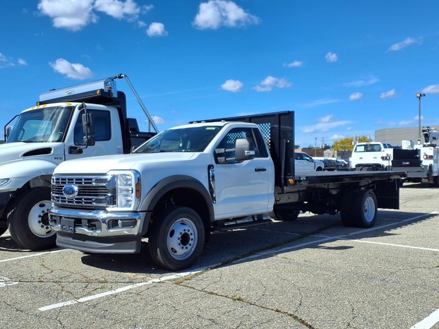 2025 Ford F-550 Chassis Cab XL