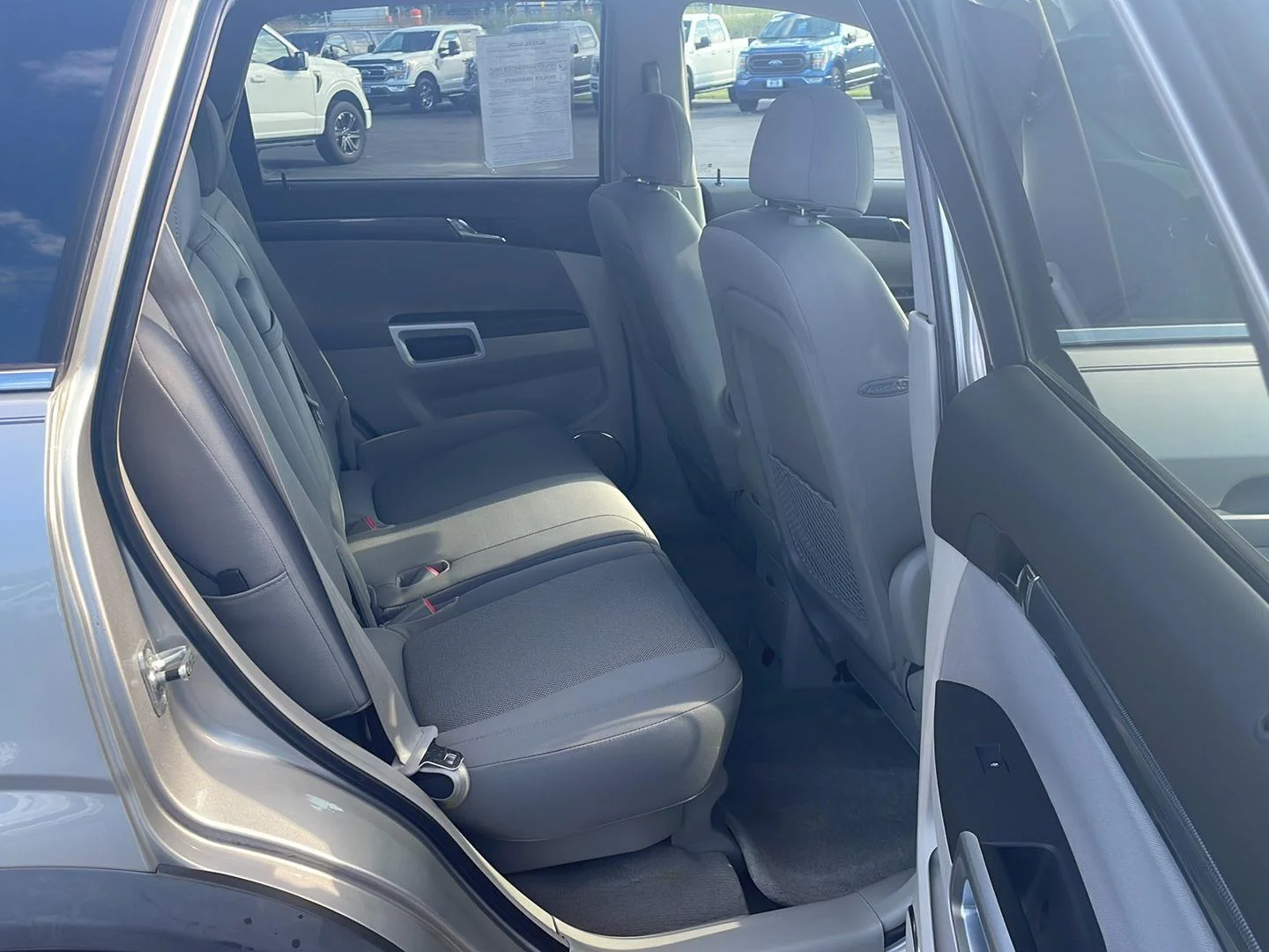 Used 2008 Silver Pearl Saturn XE image 26