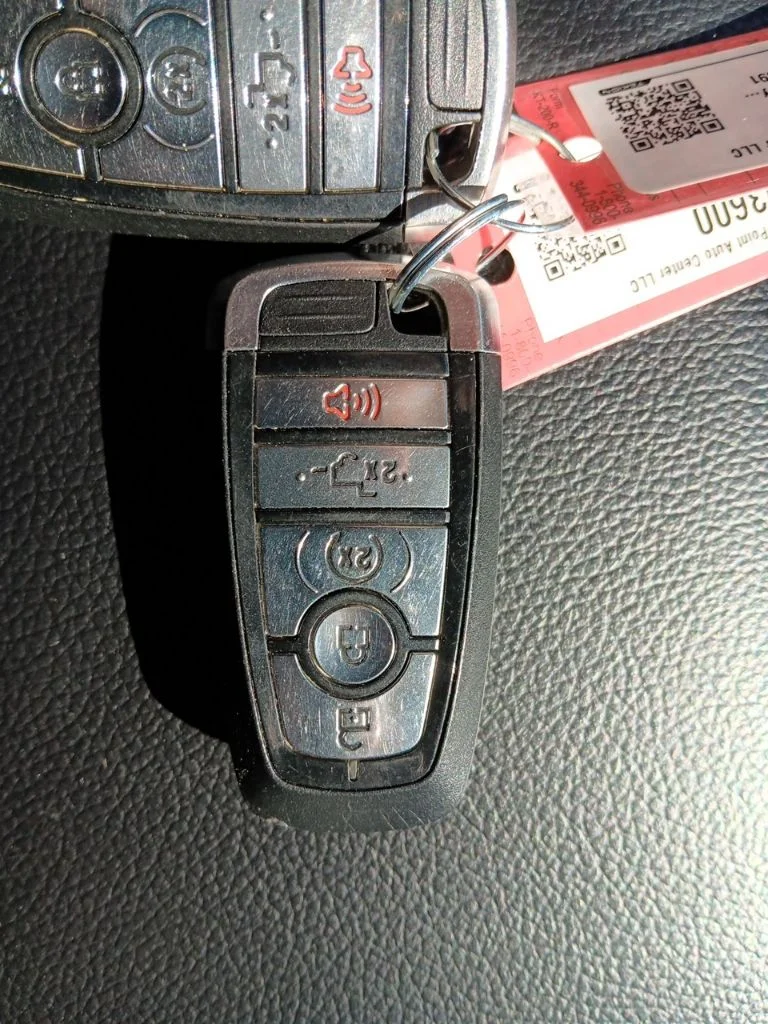 Used 2019 Black Metallic Ford Lariat image 26