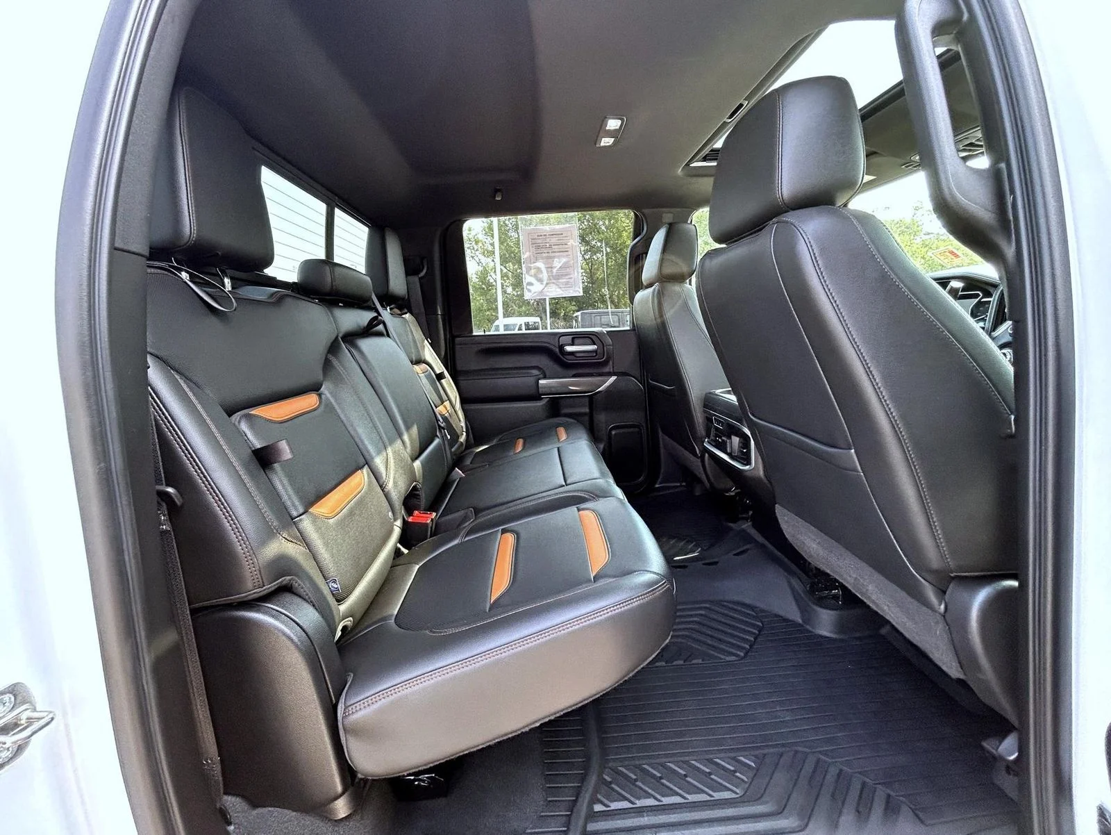 Used 2020 White GMC AT4 image 18