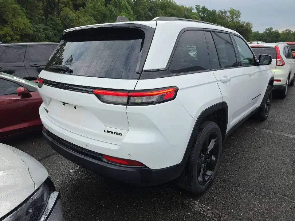 Used 2023 White Jeep Limited image 2