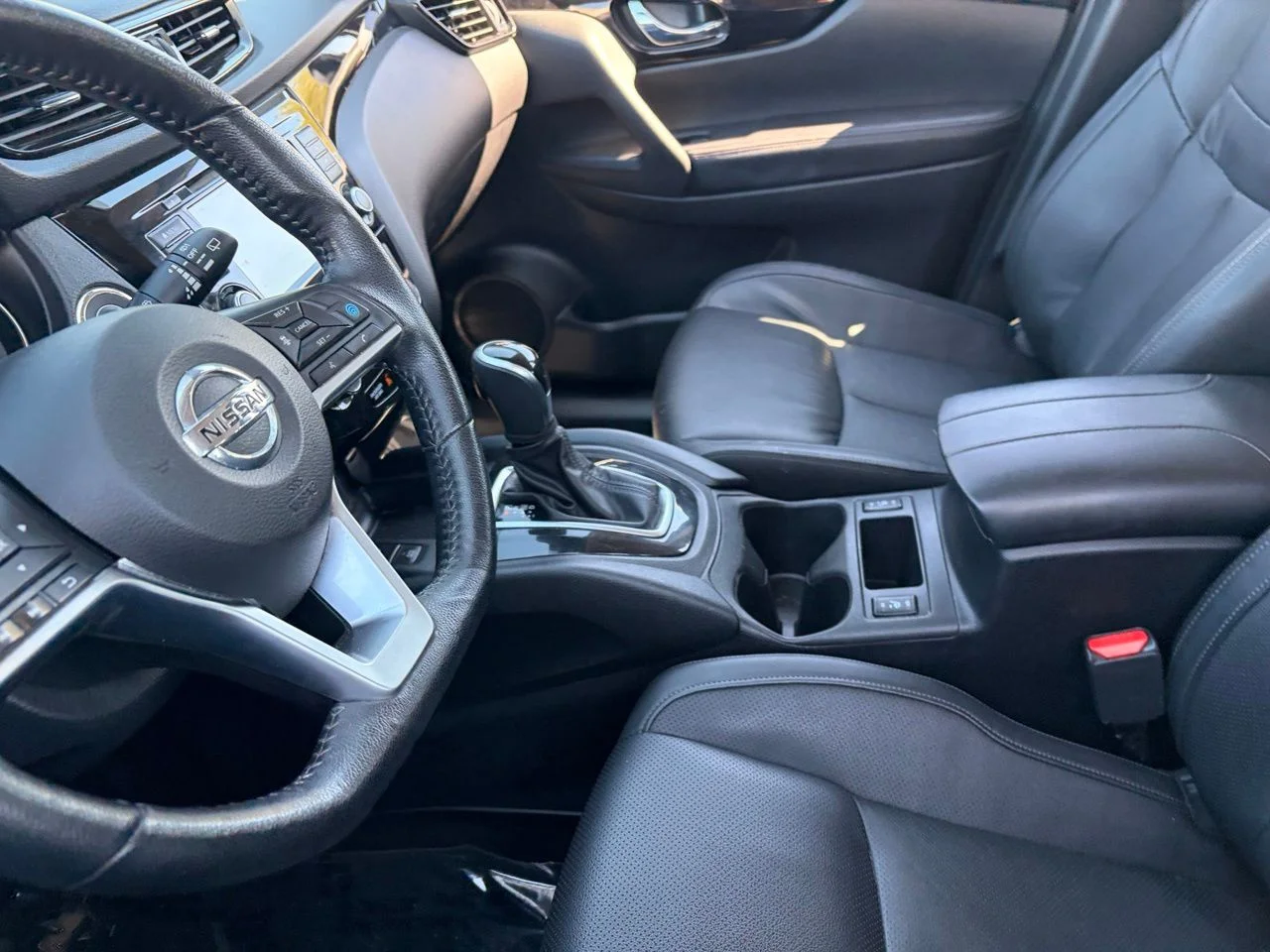 Used 2022 Gun Metallic Nissan SL image 16