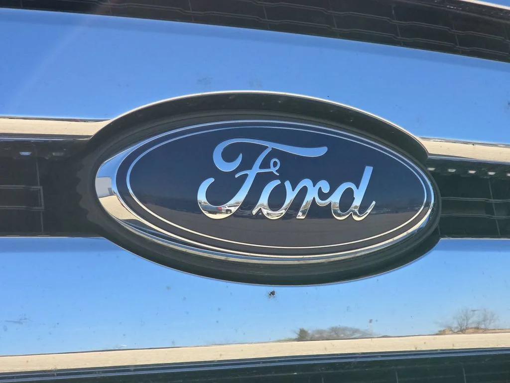 Used 2016 Gray Ford XLT image 32
