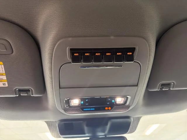 New 2027 Glacier Gray Metallic Tri-Coat Ford F-250® Lariat® image 38