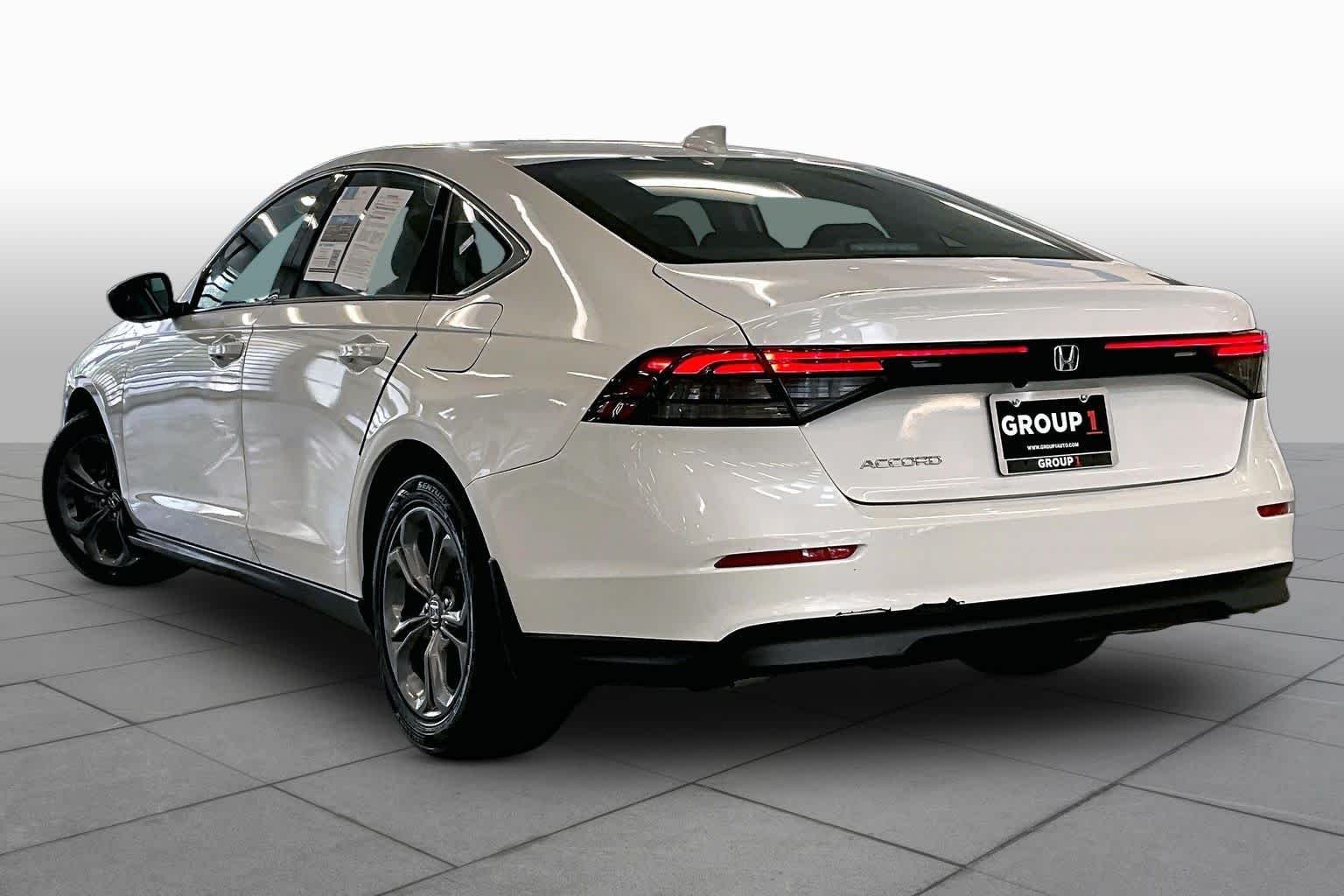 Used 2024 Platinum White Pearl Honda EX image 12