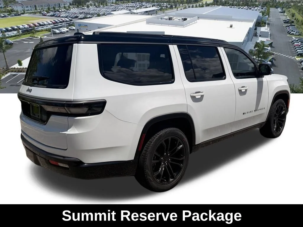 New 2026 Bright White Clear-Coat Exterior Paint Jeep Summit Reserve image 4