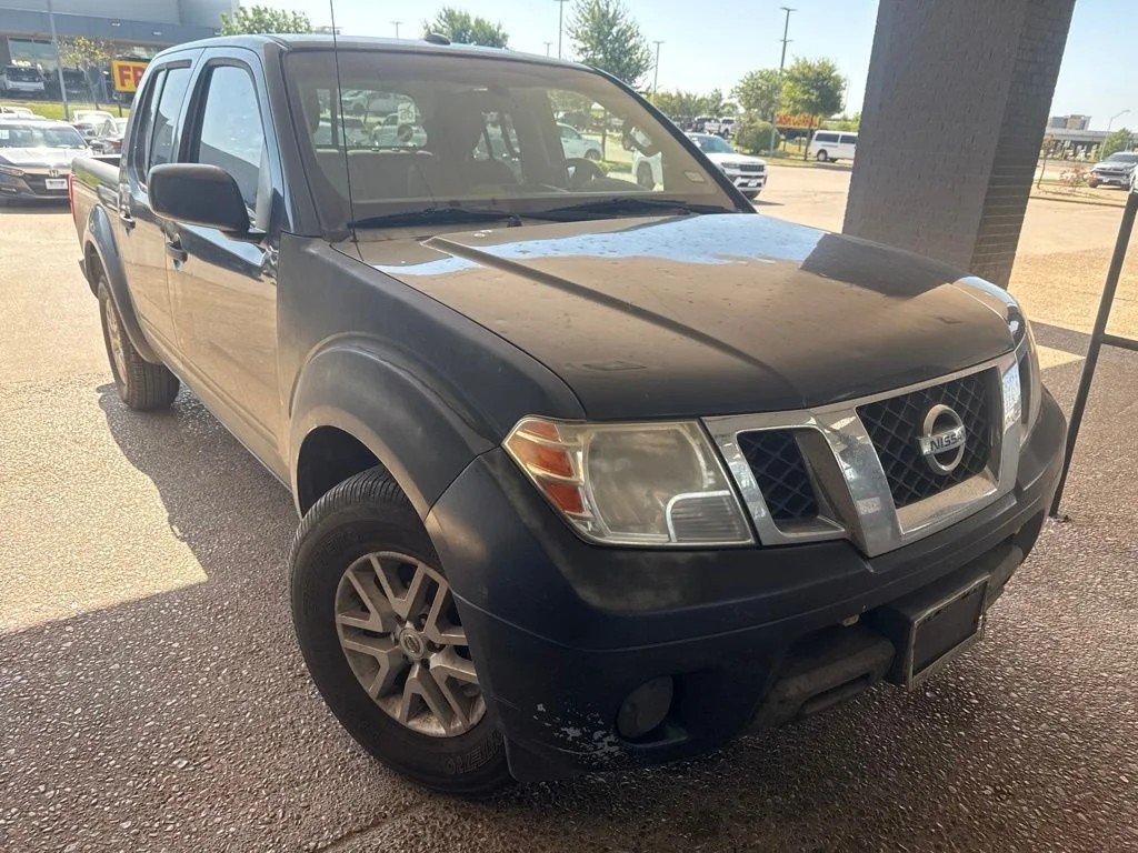 Used 2016 Blue Nissan SV image 6