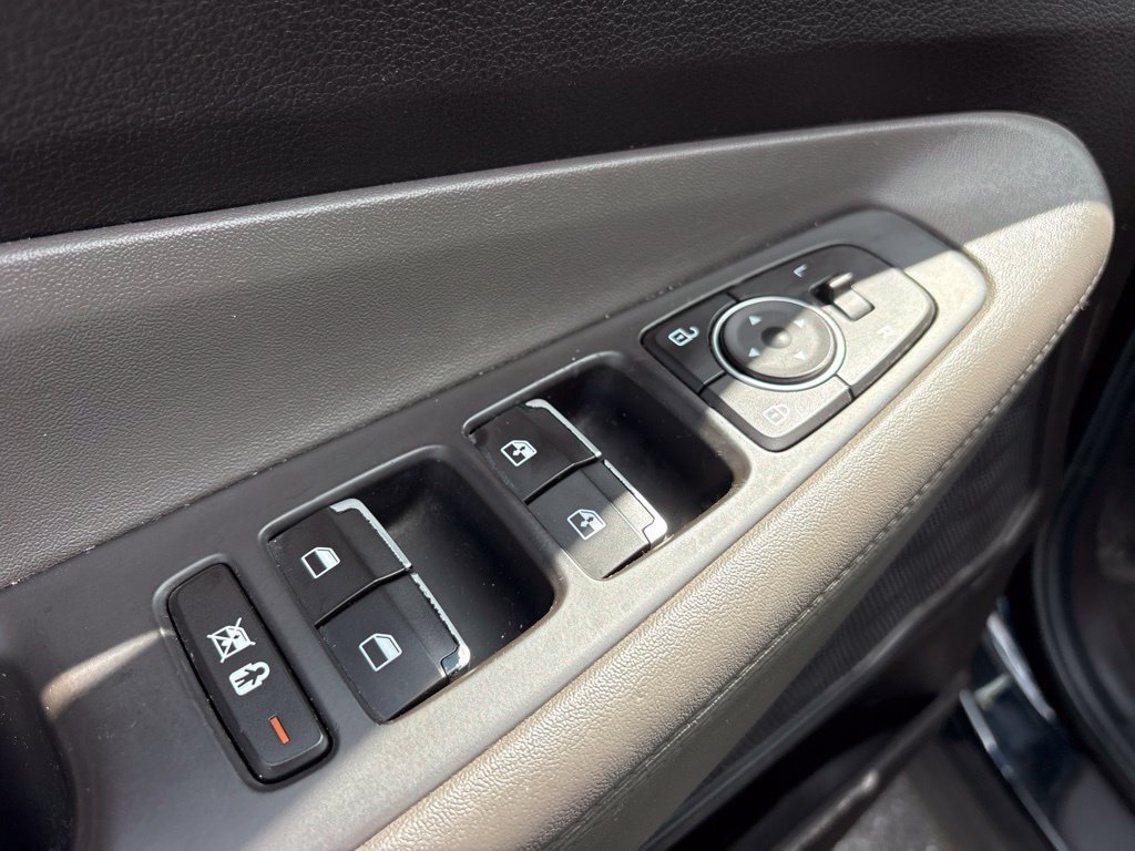 Used 2020 Black Hyundai SEL image 12