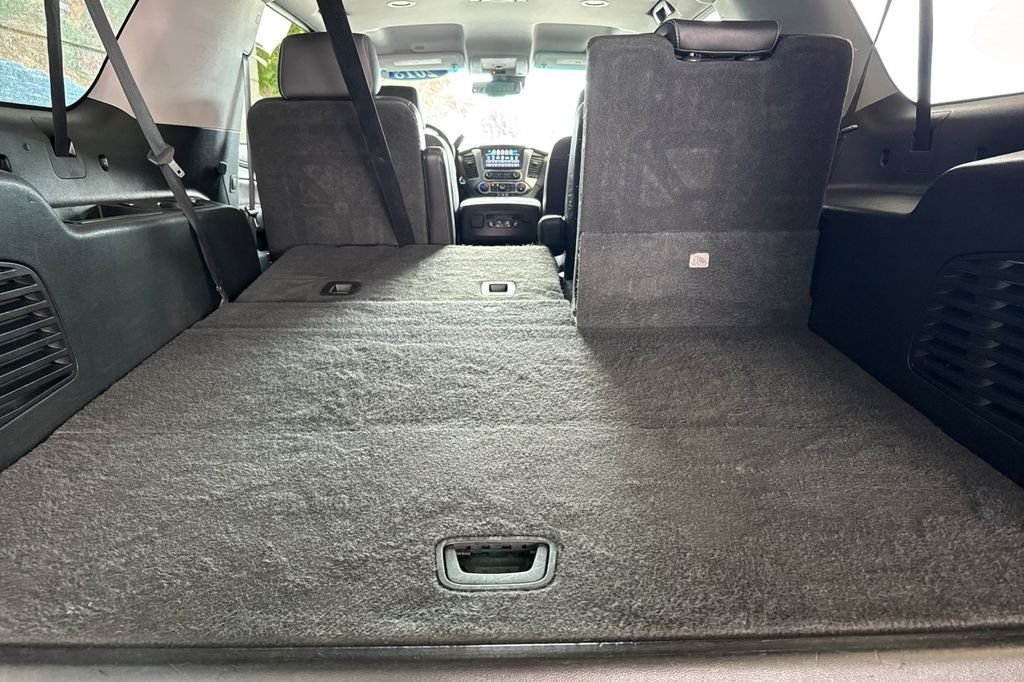 Used 2018 Silver Ice Metallic Chevrolet Premier image 20