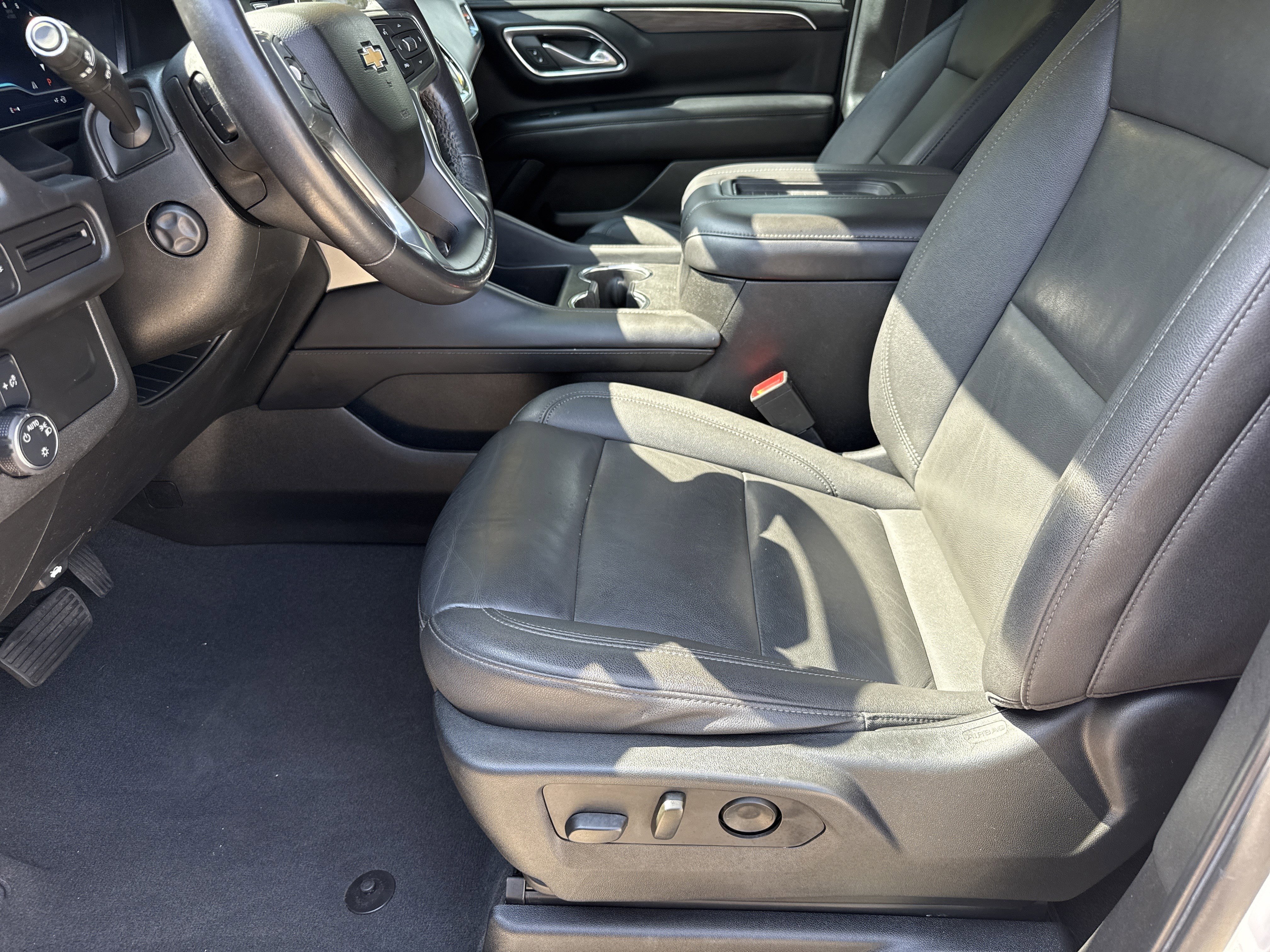 Used 2022 Summit White Chevrolet LT image 9