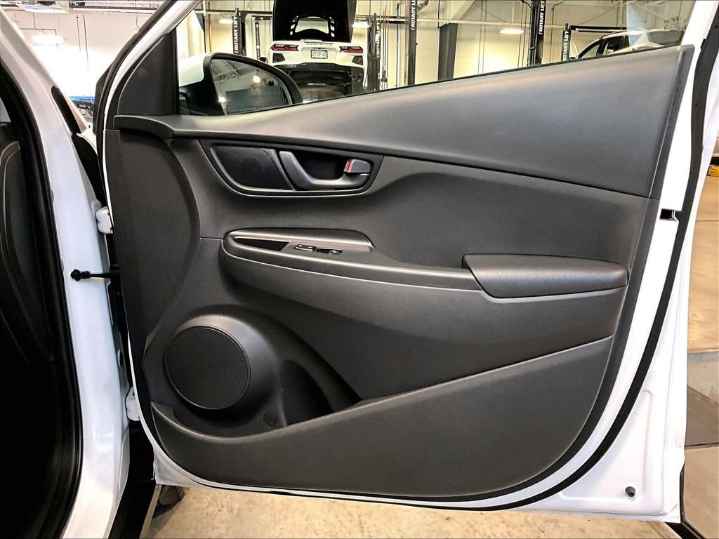 Used 2022 White Hyundai SEL image 12