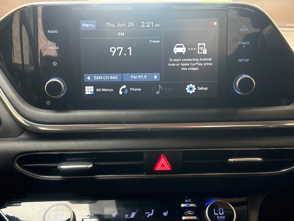 Used 2021 Phantom Black Hyundai SEL image 18