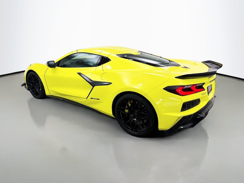 Used 2023 Yellow Chevrolet Z06 image 5
