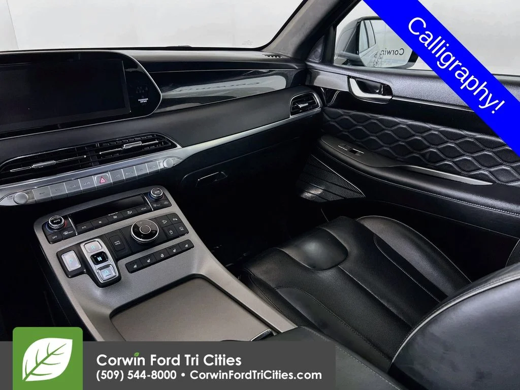 Used 2022 Silver Hyundai Calligraphy image 30