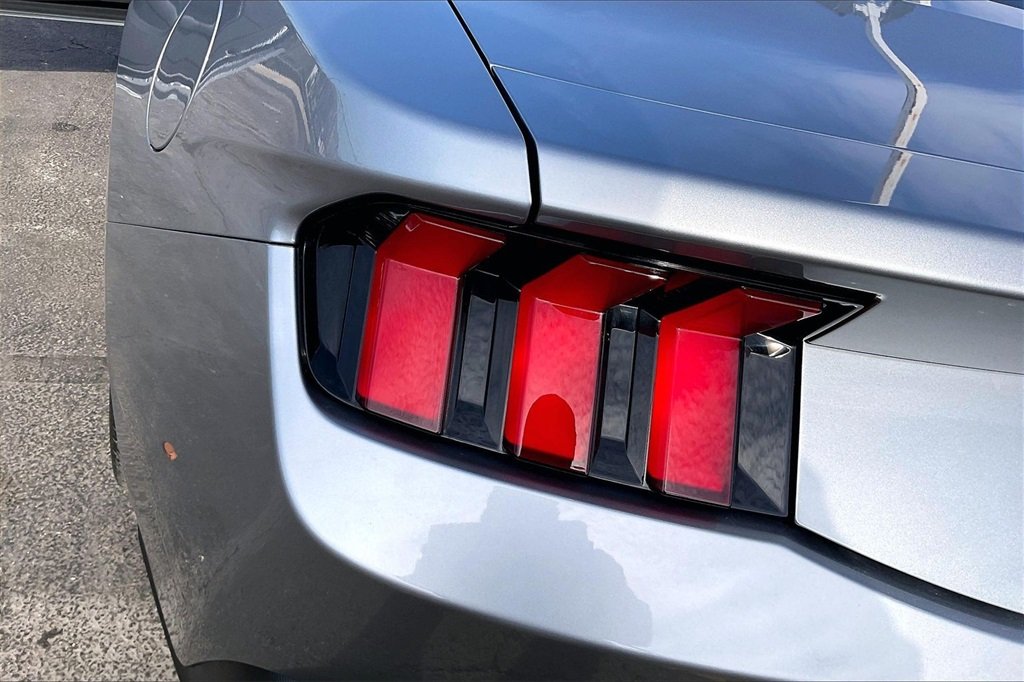 2024 FORD MUSTANG - Image 27