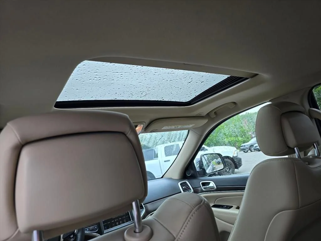 Used 2017 Gray Jeep Limited image 8