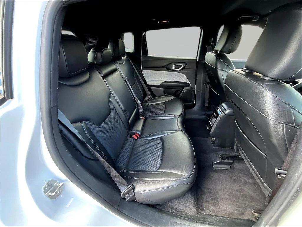 Used 2024 White Jeep Latitude image 23