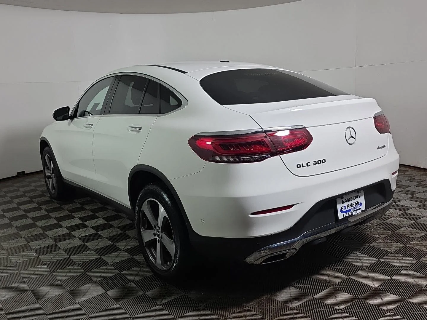 Used 2022 Polar White Mercedes-Benz GLC 300 image 12