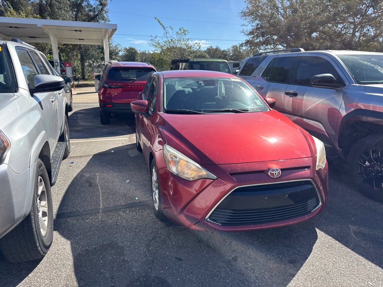Used 2017  Toyota Base image 3