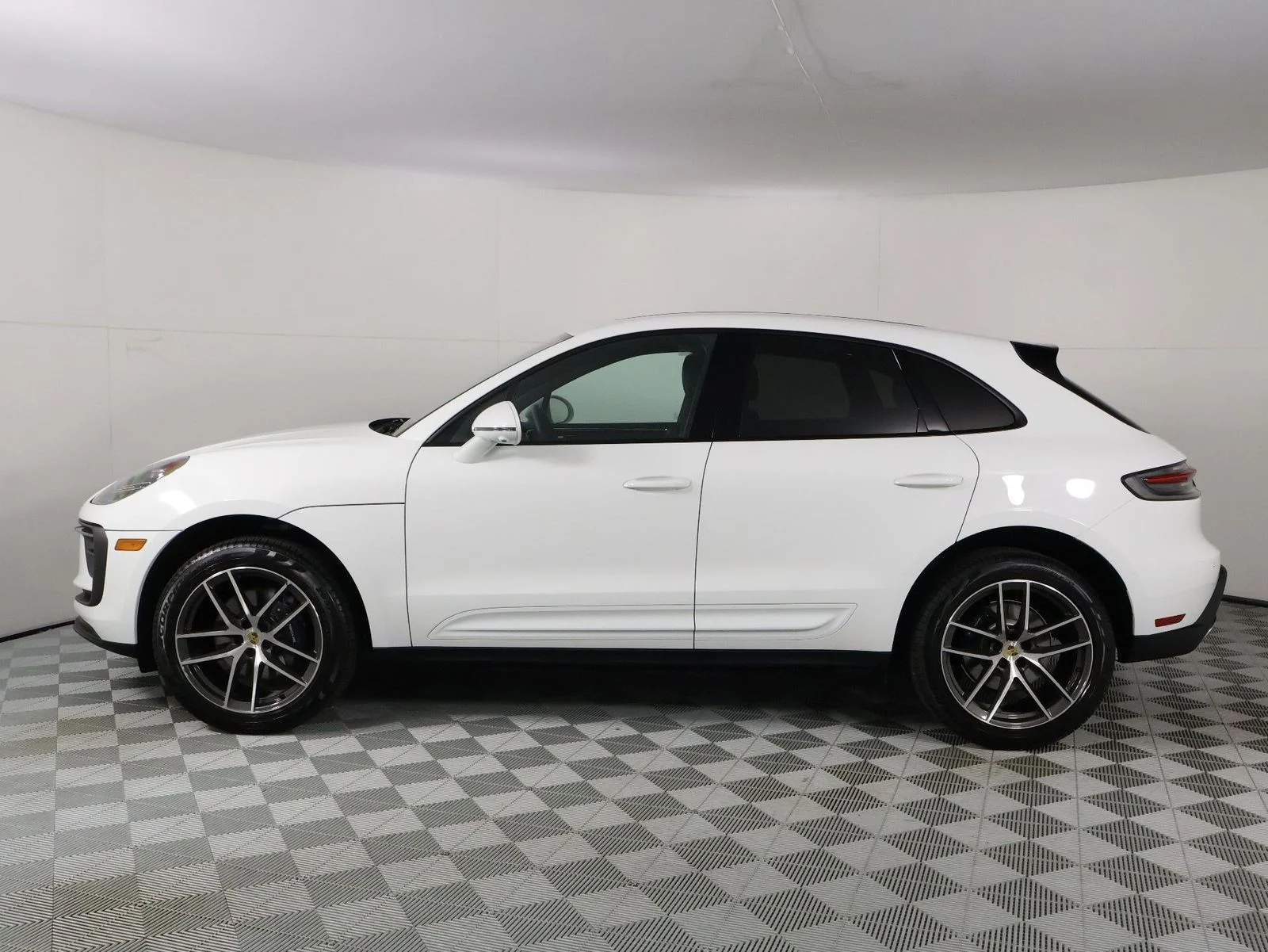 Certified Used 2026 White Porsche  image 2