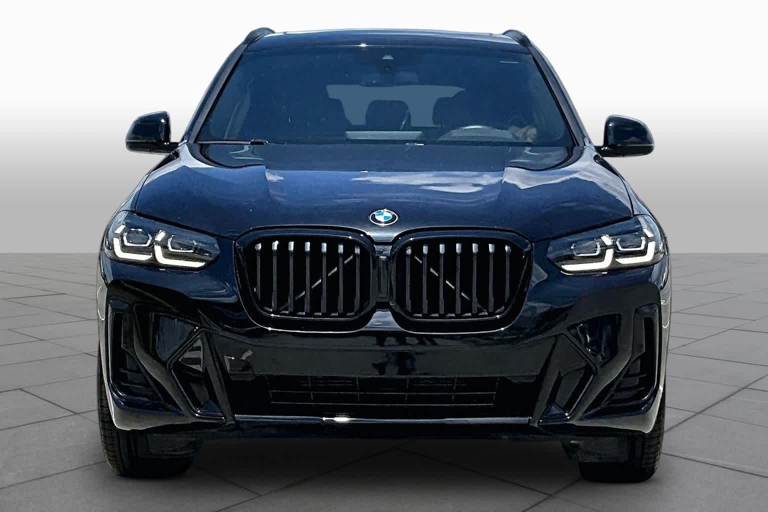 Used 2023 Black Sapphire Metallic BMW sDrive30i image 3