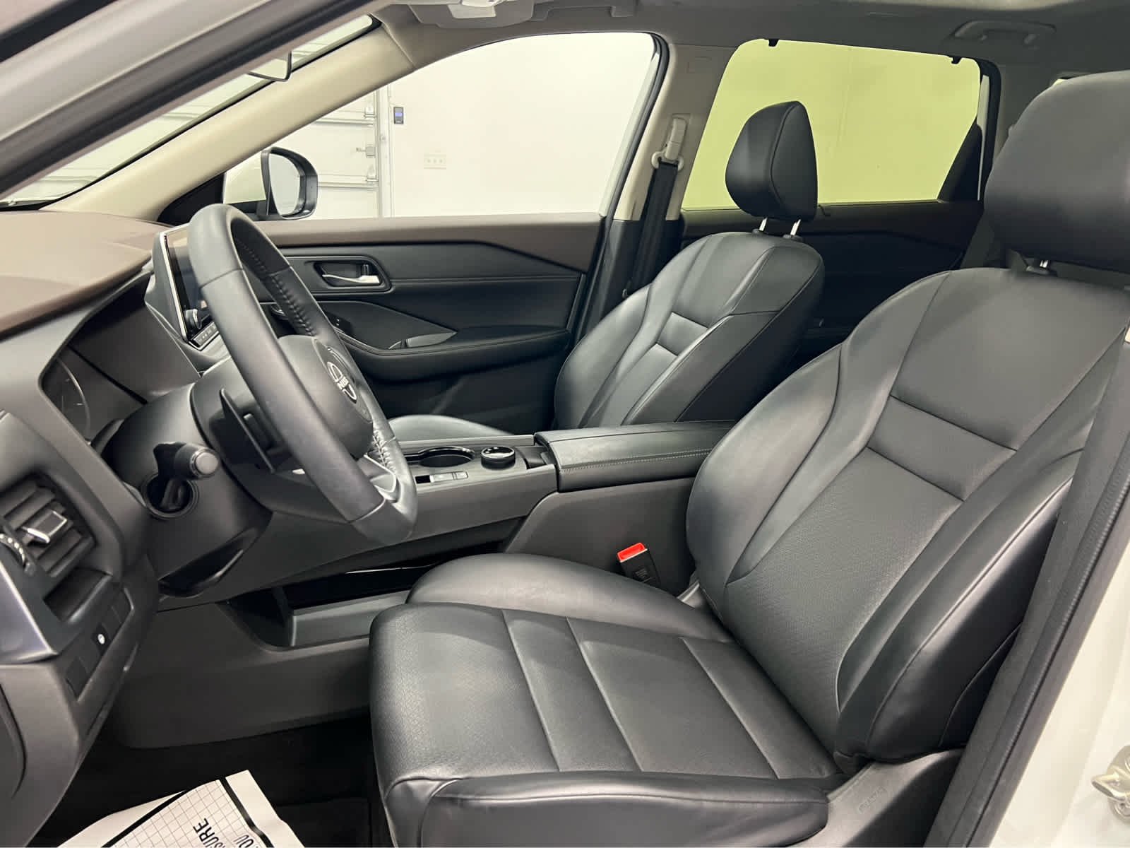 Used 2023 Pearl White Tricoat Nissan SV image 11