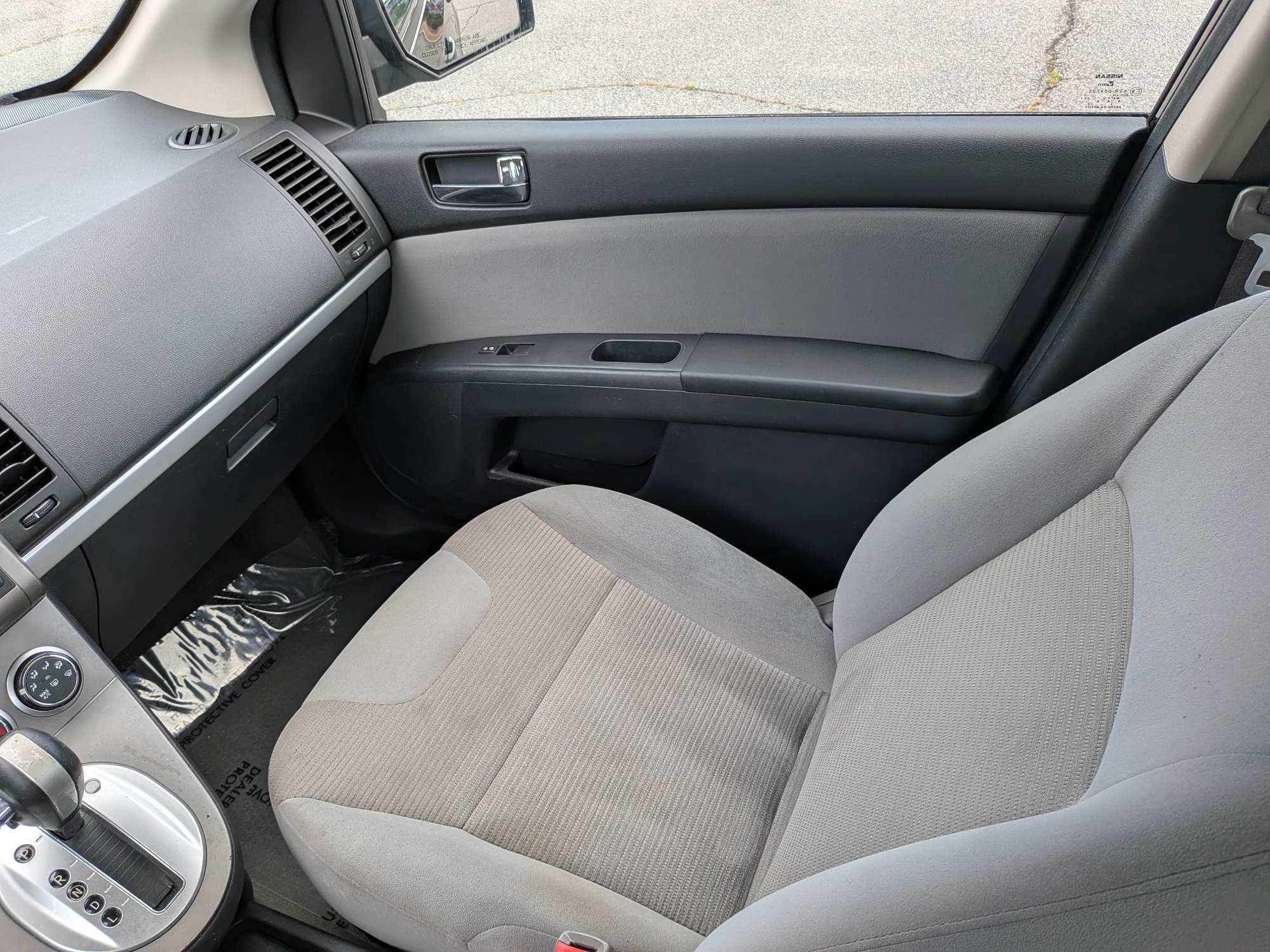 Used 2010 Black Nissan 2.0 S image 14