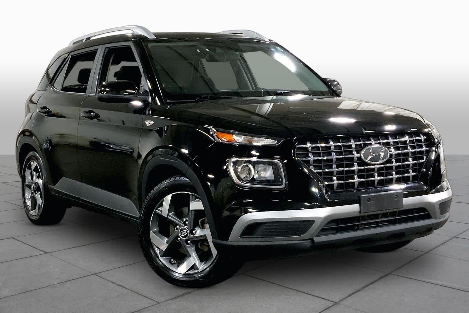 Used 2022 Black Noir Pearl Hyundai SEL image 3