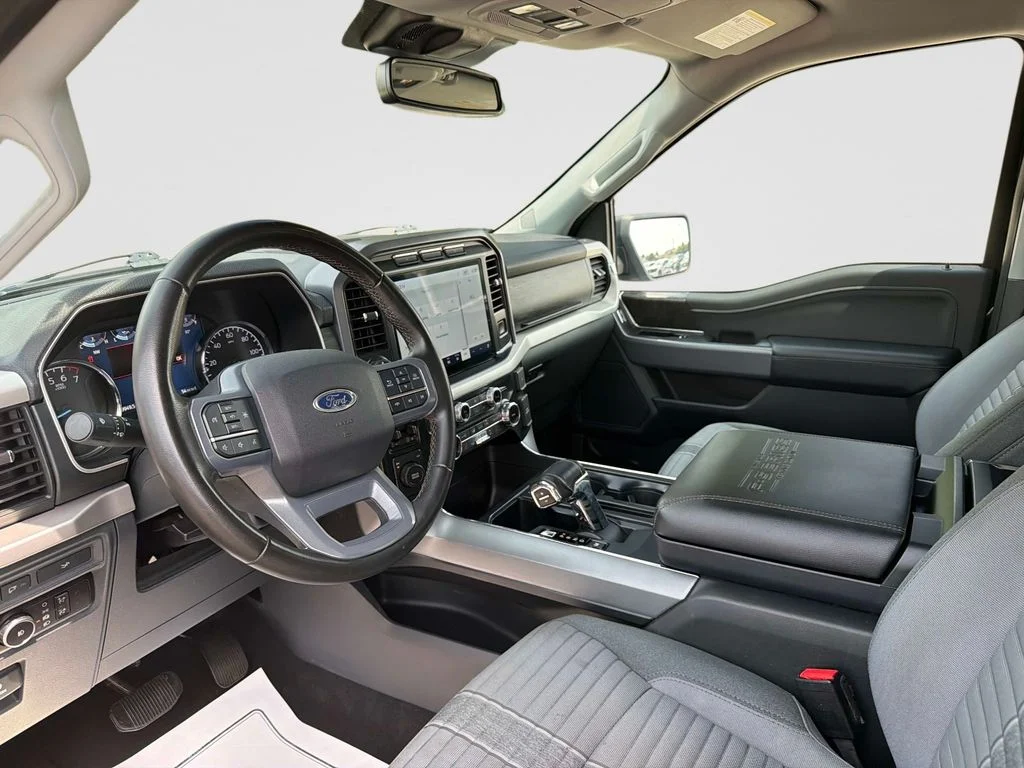 Used 2023 Atlas Blue Metallic Ford XLT image 22