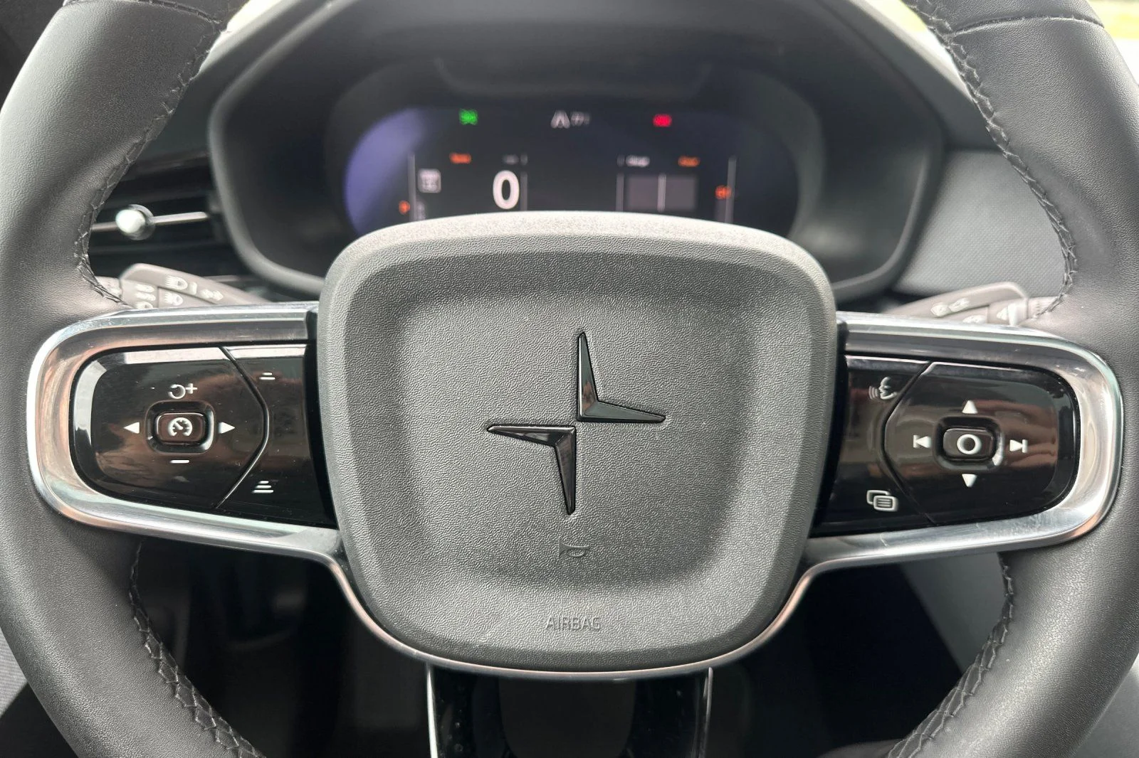 Used 2023  Polestar Long Range Dual Motor image 25