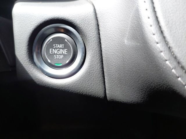 Used 2024 Onyx Black GMC SLE image 30