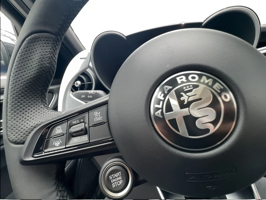 New 2026 Blue Alfa Romeo Base image 39