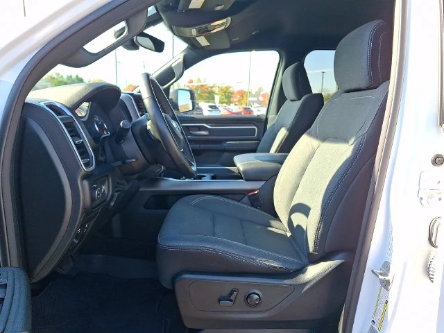 Used 2022 White Ram Big Horn/Lone Star image 13